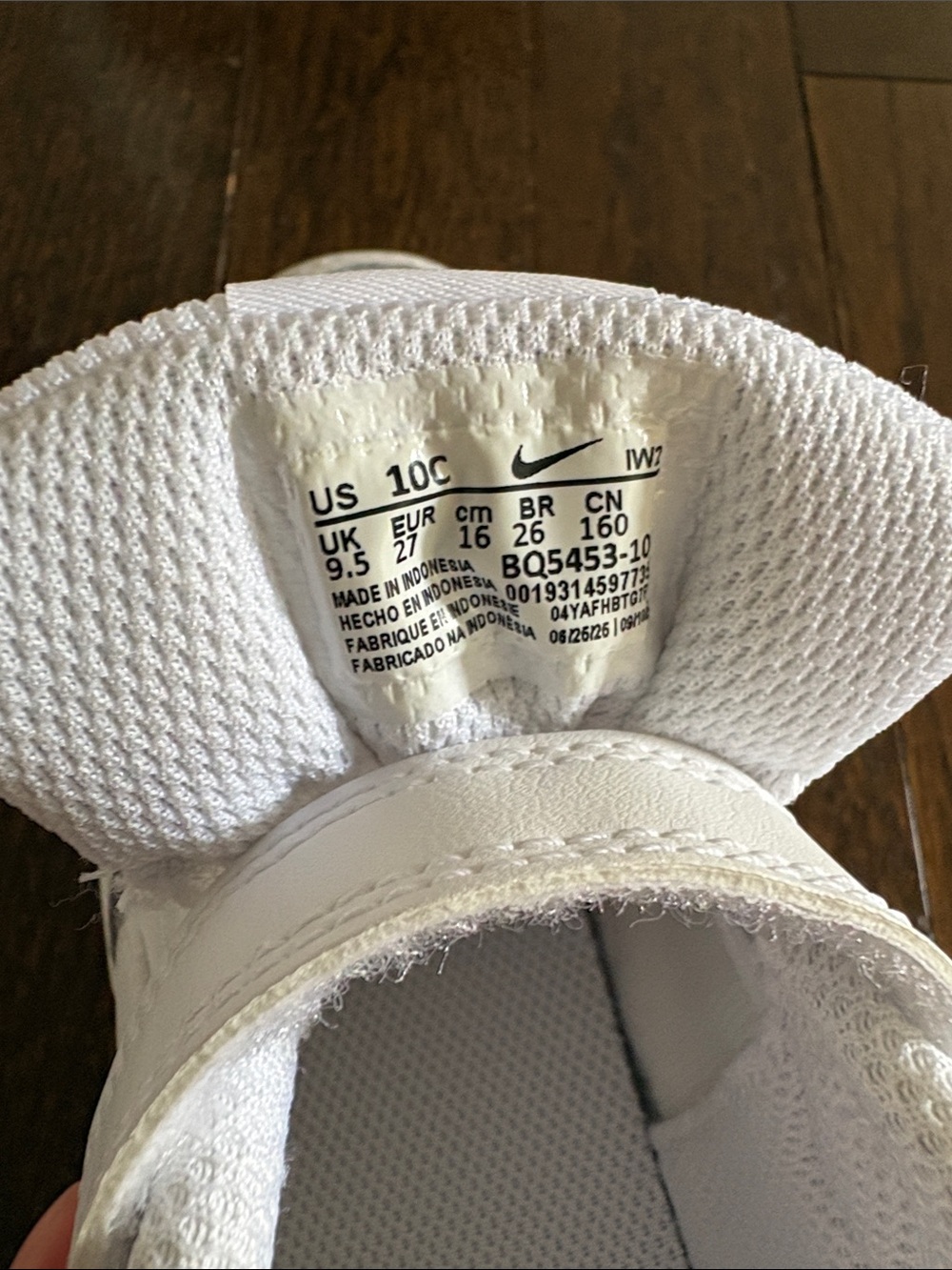 Nike Kids White Low-Top Sneakers - Picture 5 of 6